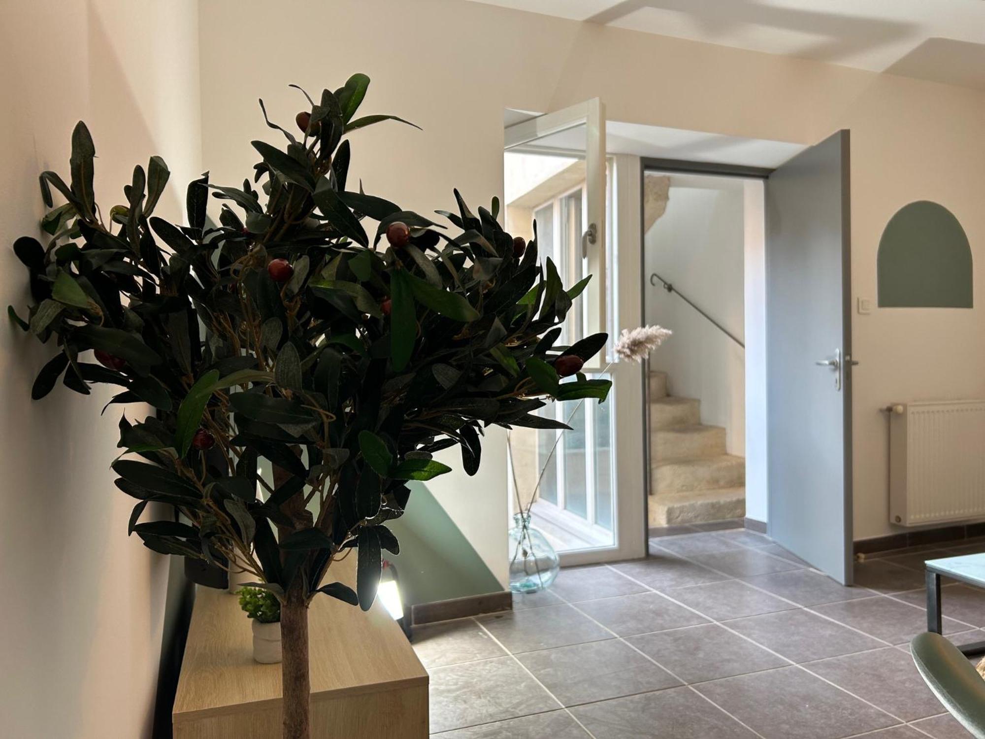 Olive Serenity Арль Экстерьер фото